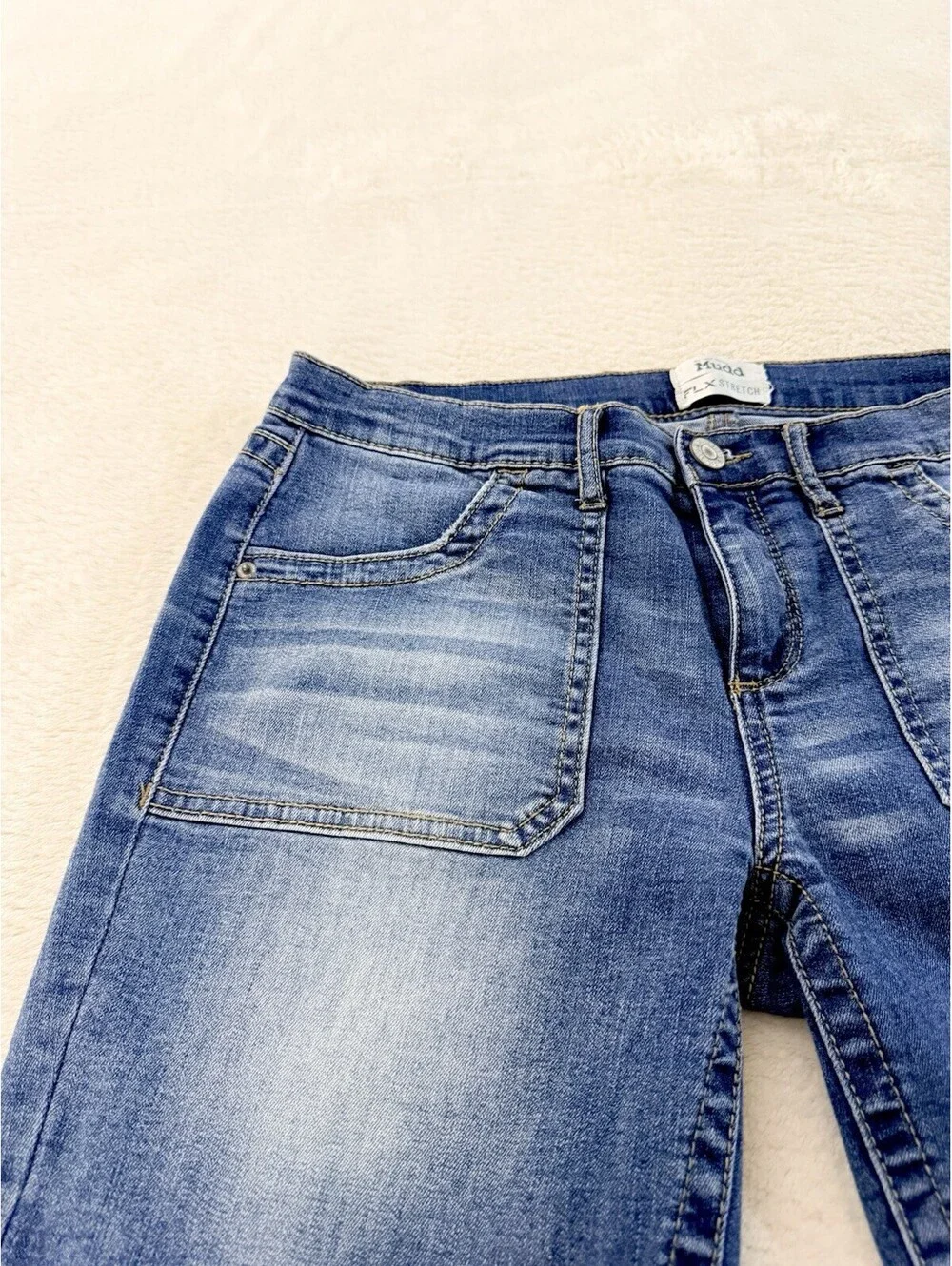 Mudd Women’s FLX Stretch Denim Shorts Size 13 Mid Rise Raw Hem Blue